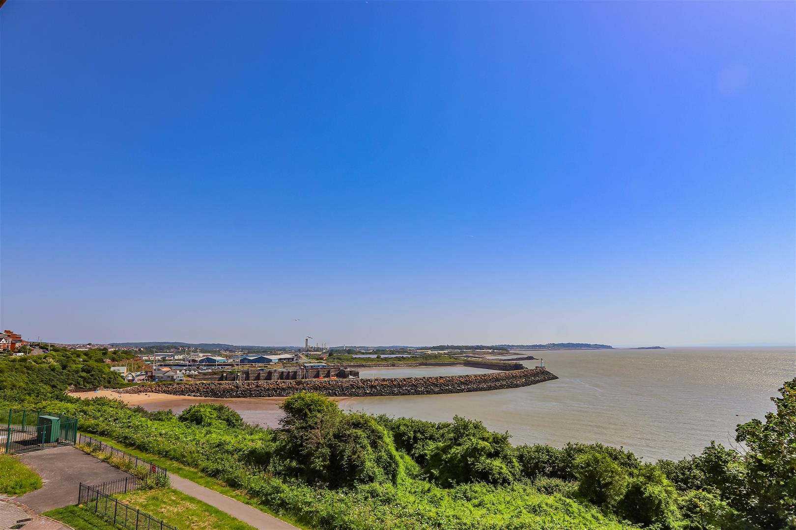 Clos Y Fulfran, Nell's Point, Barry Island — photograph 2